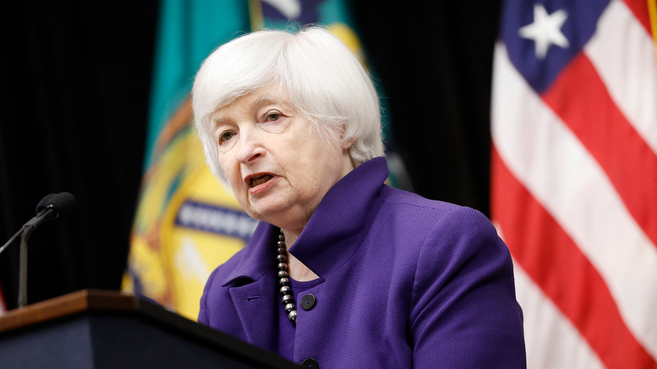 Yellen advierte sobre el debilitamiento del organismo de control del riesgo financiero de EU