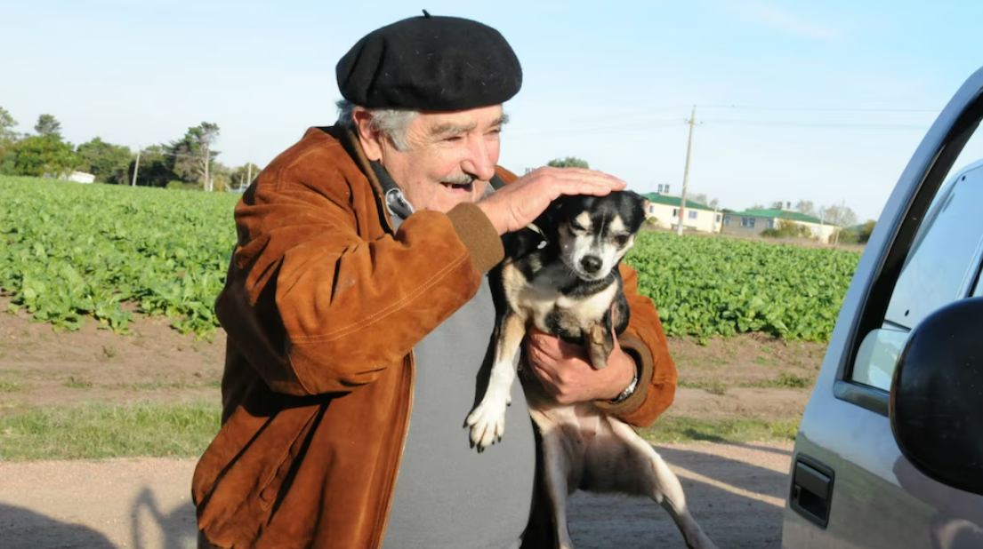 José Mujica dijo que quiere ser enterrado en la chacra en la que vive junto a su perra Manuela