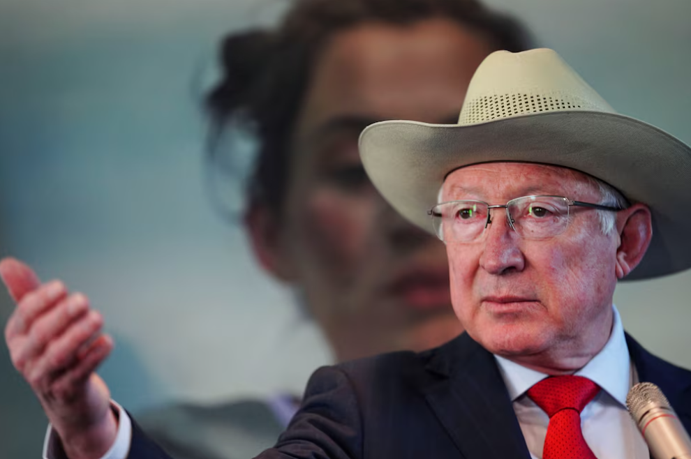 Ken Salazar reacciona a la deportación de Osiel Cárdenas: “Hay mucho trabajo por hacer” entre México y EEUU