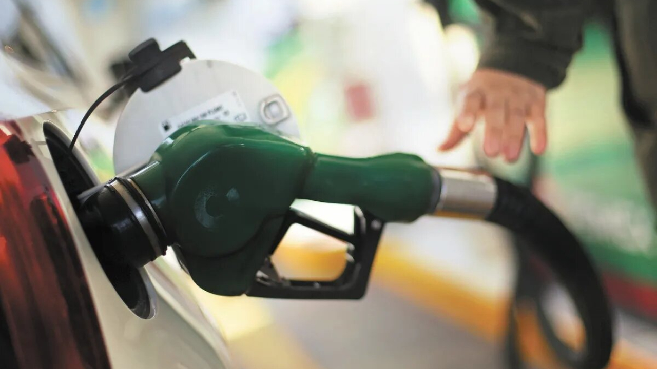 ¿Por qué la gasolina en México está más cara que nunca?