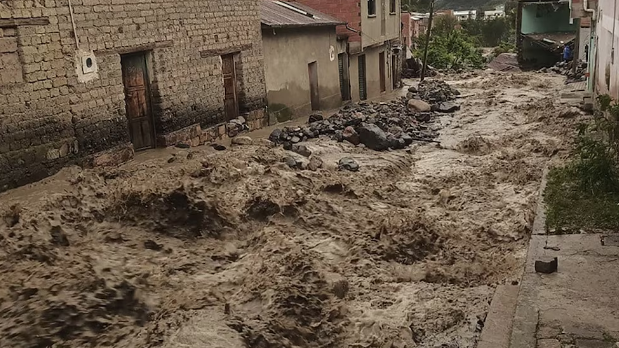 Las lluvias persisten en Bolivia y suman víctimas fatales: dos cuerpos arrastrados por el río fueron encontrados en Cochabamba