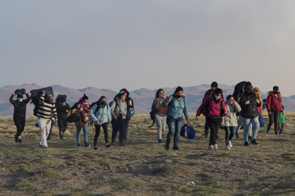 Chile firmó un acuerdo con Bolivia para “reconducir” a los migrantes que entren por la frontera norte