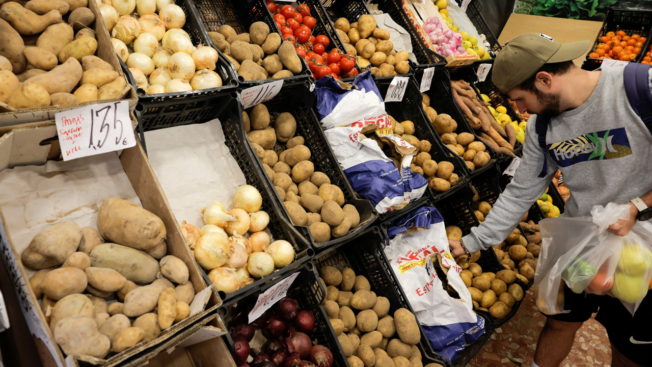 Los precios mundiales de los alimentos aumentaron en abril por alza de los cereales, carne y lácteos