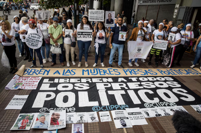 El régimen de Maduro aún mantiene 79 presos políticos extranjeros pese a la liberación de un ex militar de EEUU