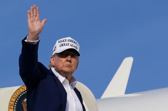 Trump acusó a Putin de estar “completamente loco” y advirtió que querer toda Ucrania podría llevar a la caída de Rusia