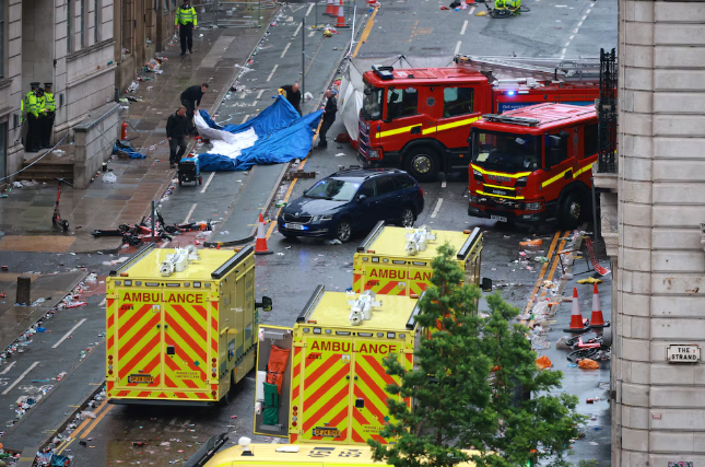 Cuatro personas permanecen en estado crítico tras el atropello masivo durante el desfile de celebración del Liverpool