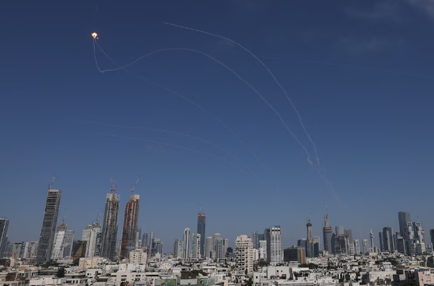 Israel advirtió que se prepara una “campaña prolongada” contra Irán y defendió la ofensiva por la amenaza nuclear