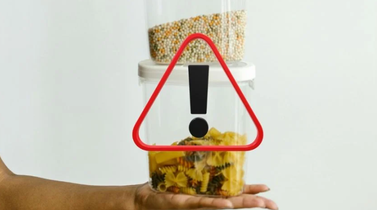 ¿Te preocupan los microplásticos? Hábitos para reducir tu exposición a plásticos dañinos