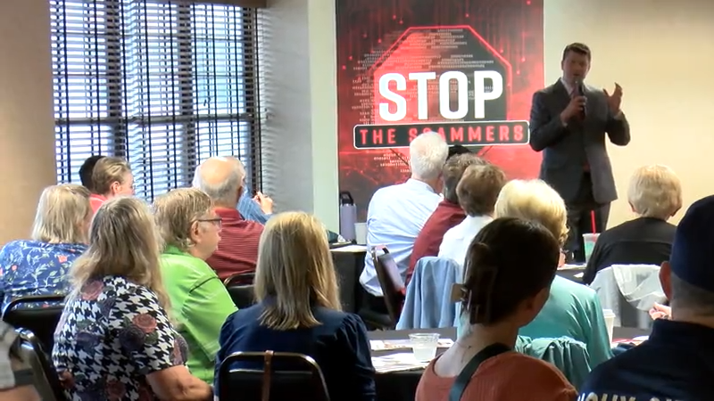 Detenga a los estafadores: ayude a educar a los adultos mayores sobre los estafadores en línea