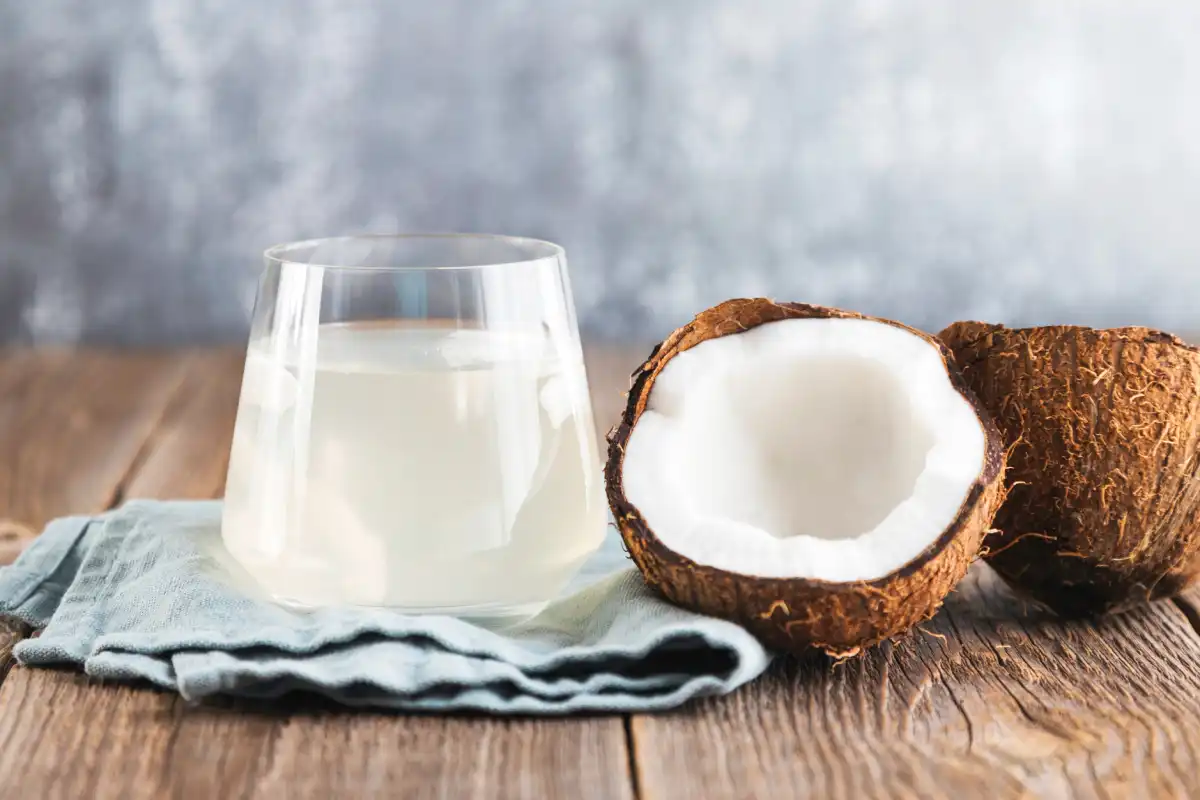 ¿Qué le pasa a mi cuerpo si tomo agua de coco todos los días? Estos son los beneficios