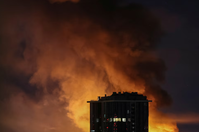 Rusia lanzó más de 500 drones y misiles sobre Ucrania en su mayor ofensiva aérea desde el inicio de la guerra