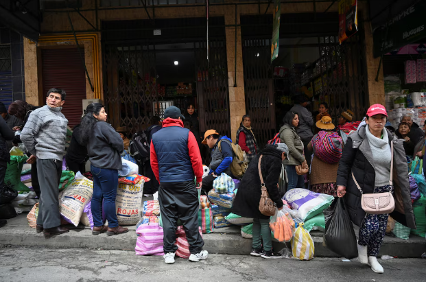 Al borde del colapso económico, Bolivia ofrece un inesperado rally de bonos por la expectativa electoral