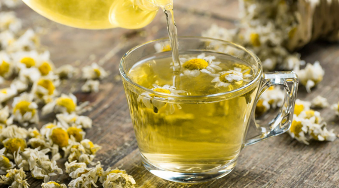 ¿Qué tan saludable es el té de manzanilla en ayunas?