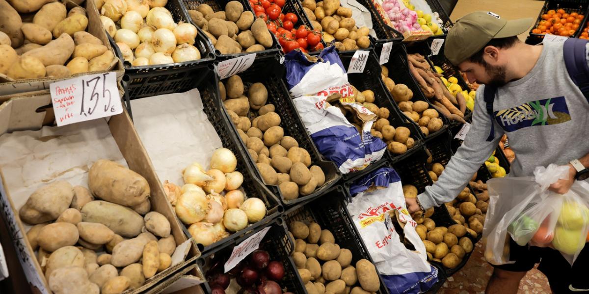 Precios mundiales de los alimentos aumentaron 1.6% en julio por alza de la carne y aceites vegetales