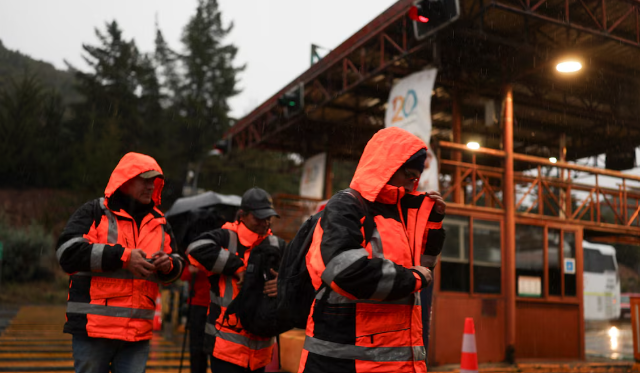 Chile en vilo por los cinco mineros atrapados en El Teniente: los equipos de rescate trabajan a contrarreloj