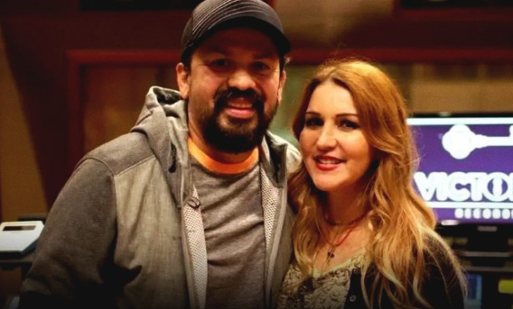 Alicia Villarreal anuncia que ya se divorció de Cruz Martínez