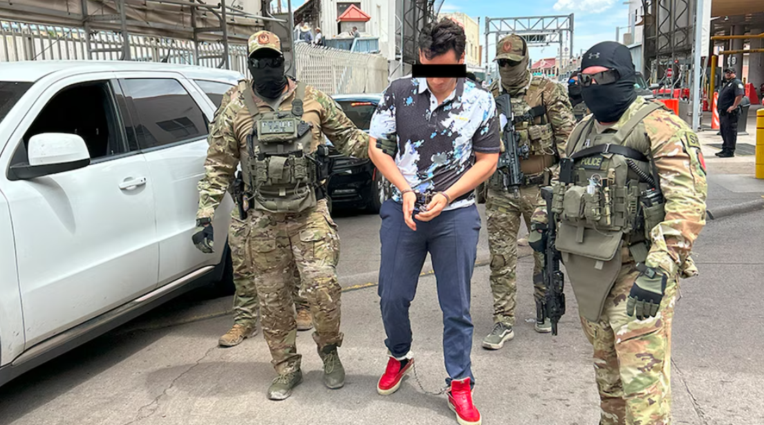 ICE presume deportación de Julio César Chávez Jr. y lo define como “peligroso criminal con vínculos con El Chapo”