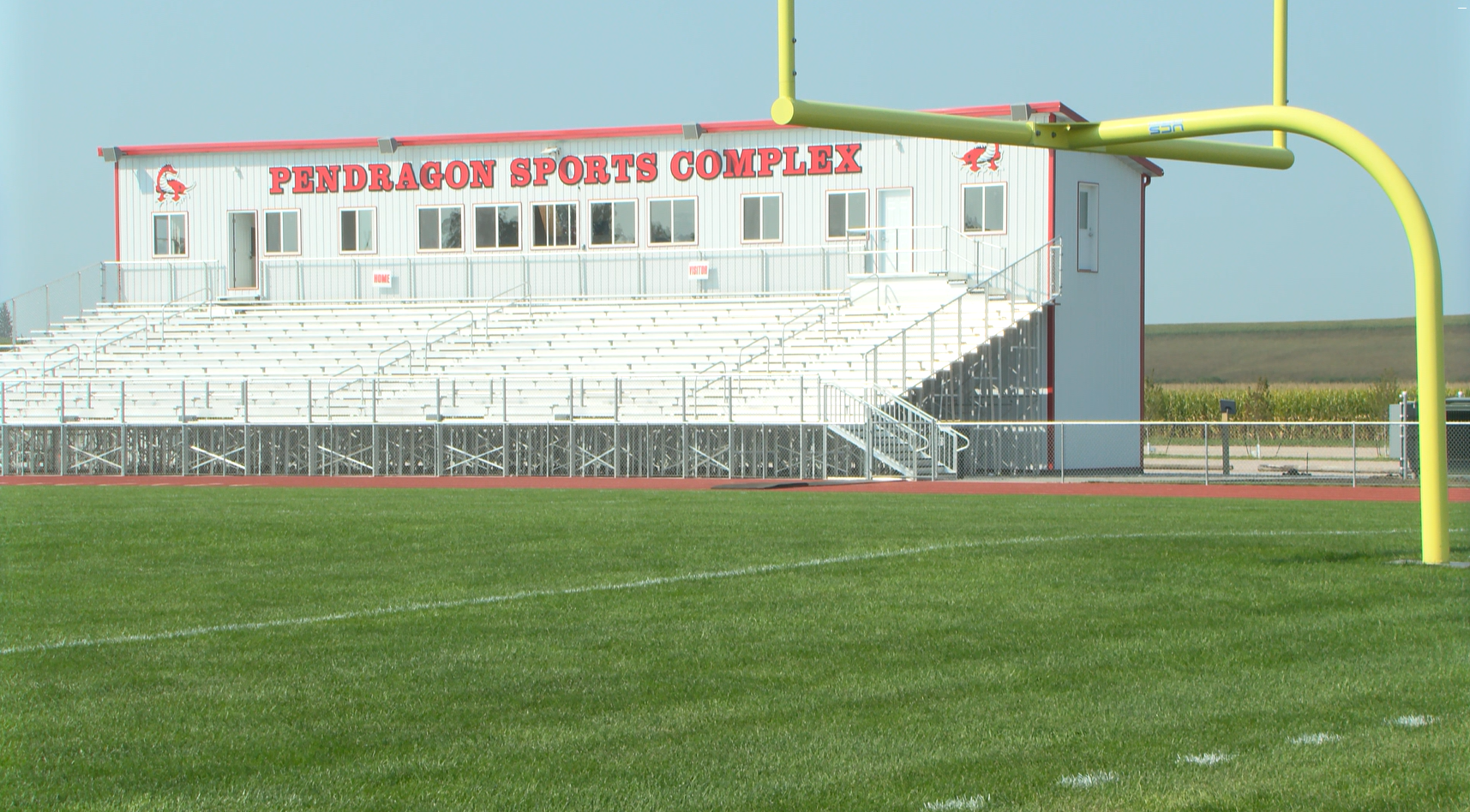 Campo de maíz convertido en complejo deportivo en Pender, NE