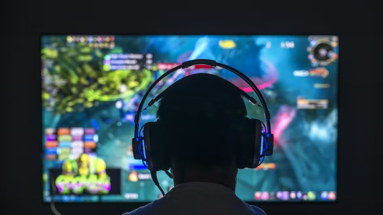 Gobierno va por impuesto de 8% para videojuegos violentos en 2026