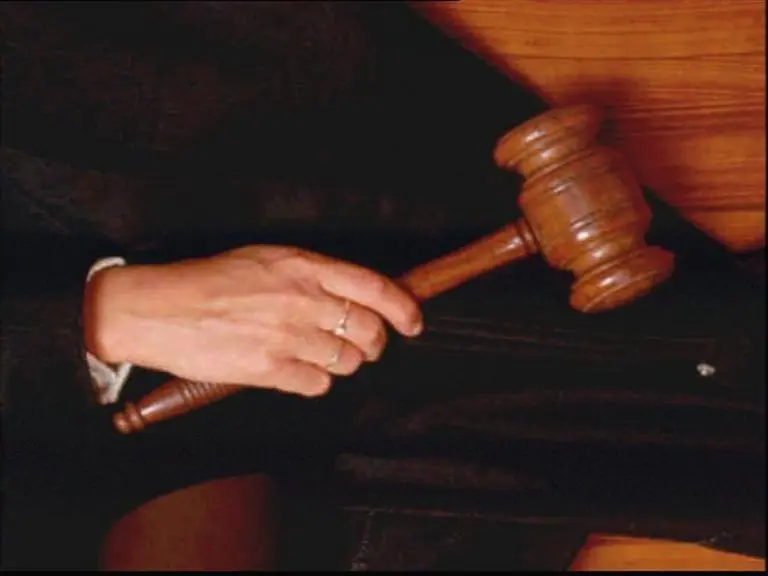 Hombre del noroeste de Iowa se declara culpable de fraude y acoso por asistencia COVID-19 de $15 millones