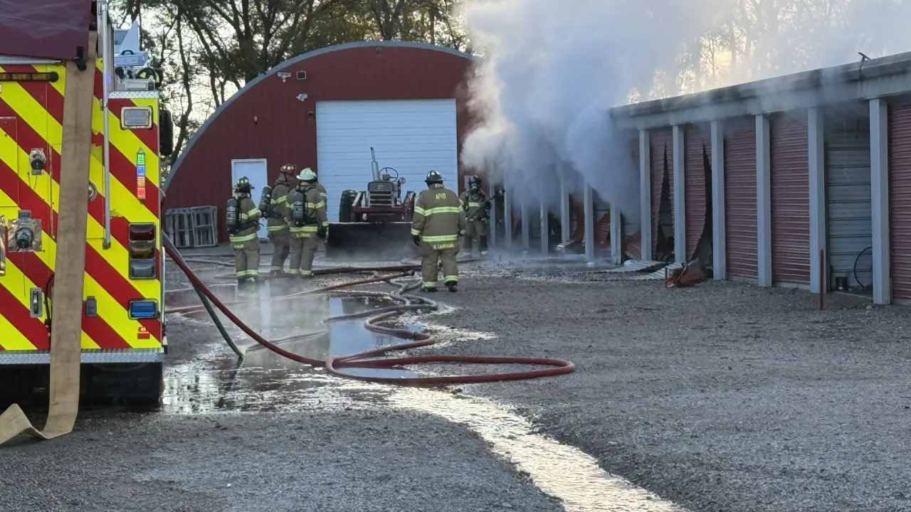 Los bomberos responden al incendio de Milford