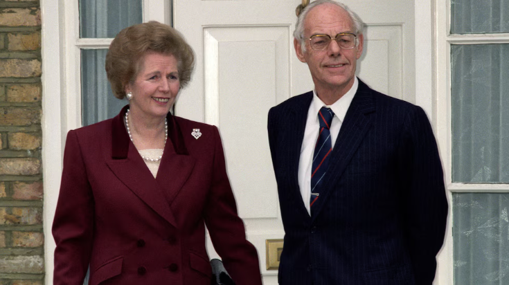 Margaret Thatcher habría mantenido dos relaciones extramatrimoniales mientras estaba casada con Denis Thatcher, según un nuevo libro