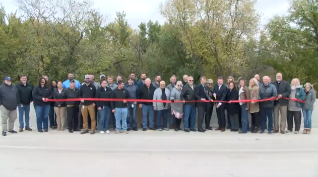 El puente de la autopista 3 de Iowa reabre antes de lo previsto tras los daños causados ​​por las inundaciones