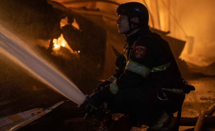 Rusia intensificó sus ataques contra Ucrania con drones y misiles balísticos: al menos tres muertos y 15 heridos en un nuevo bombardeo