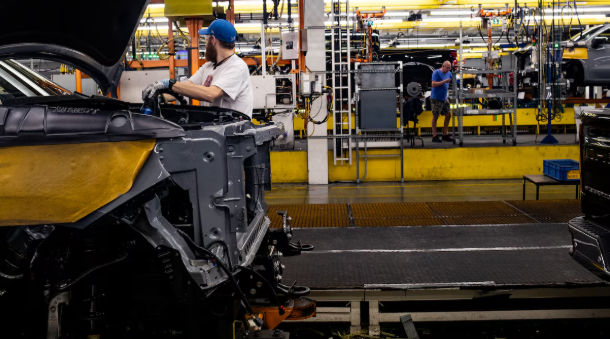 ¿Efecto Trump?: General Motors recorta temporalmente más de 5 mil puestos de trabajo en Detroit