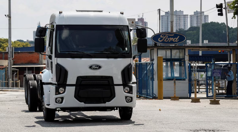 ¿Por qué México es el más afectado por los aranceles del 25% impuestos por Trump a camiones importados?