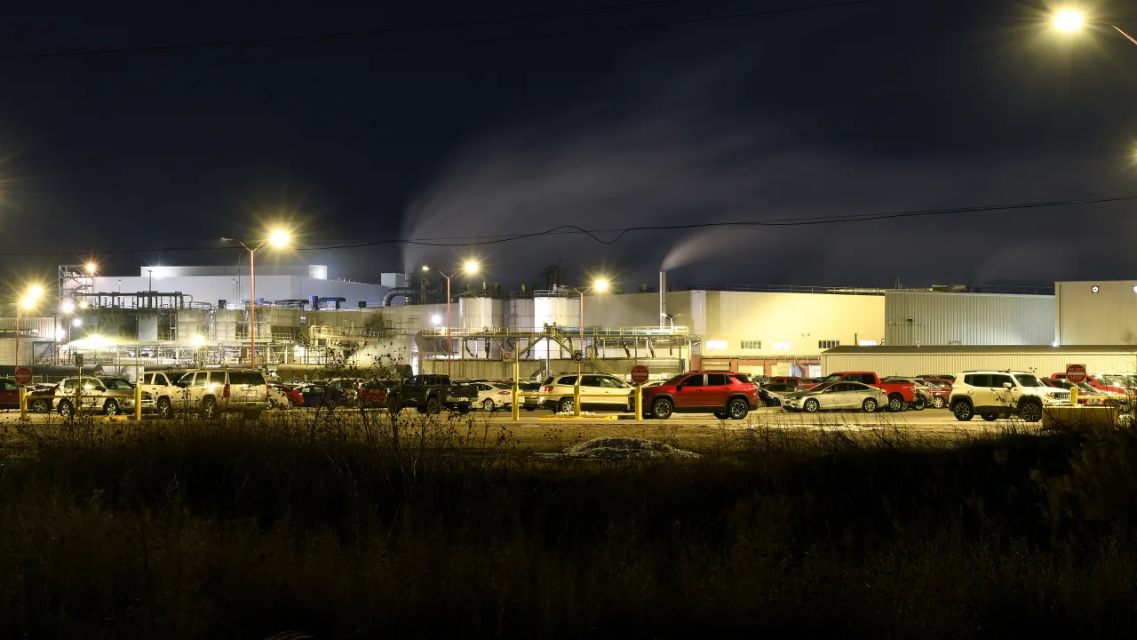 Un sueño americano en riesgo: ¿Qué le sucede a un pequeño pueblo de Nebraska cuando 3.200 trabajadores pierden sus empleos?