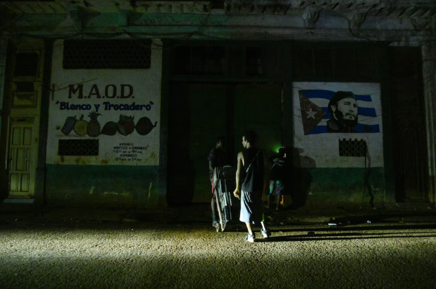Cuba sufre un apagón masivo en la mitad occidental de la isla: 3,5 millones de personas están sin luz