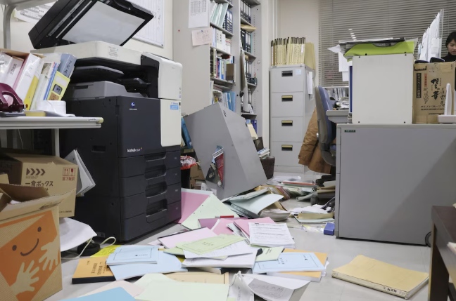 Un terremoto de magnitud 7,6 sacudió el norte de Japón y activó una alerta por tsunami
