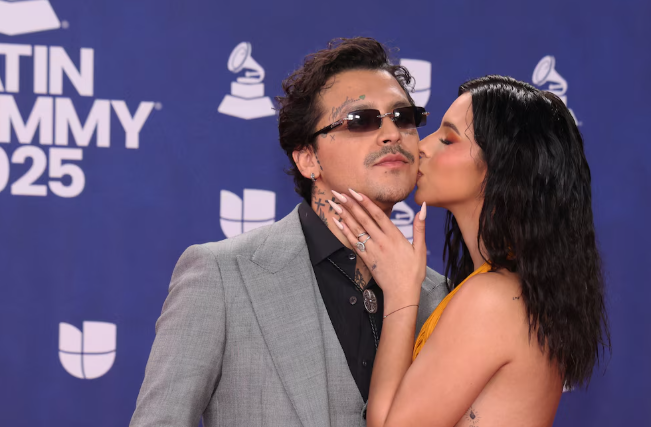 Nodal y Ángela Aguilar presumen su millonaria casa pese a rumores de la violinista Esmeralda Camacho