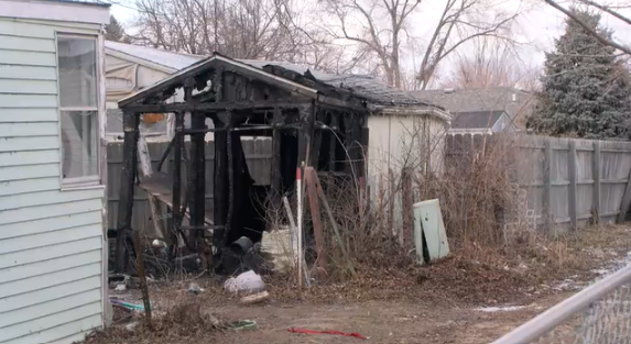 Incendio en cobertizo de South Sioux City daña edificios aledaños