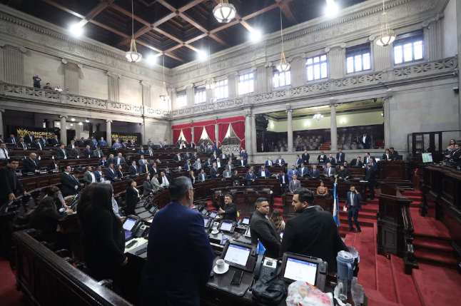 El Parlamento guatemalteco avala estado de sitio decretado por Bernardo Arévalo para responder a violencia