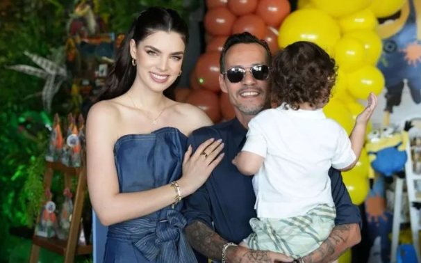 Marc Anthony y Nadia Ferreira anuncian que esperan a su segundo hijo