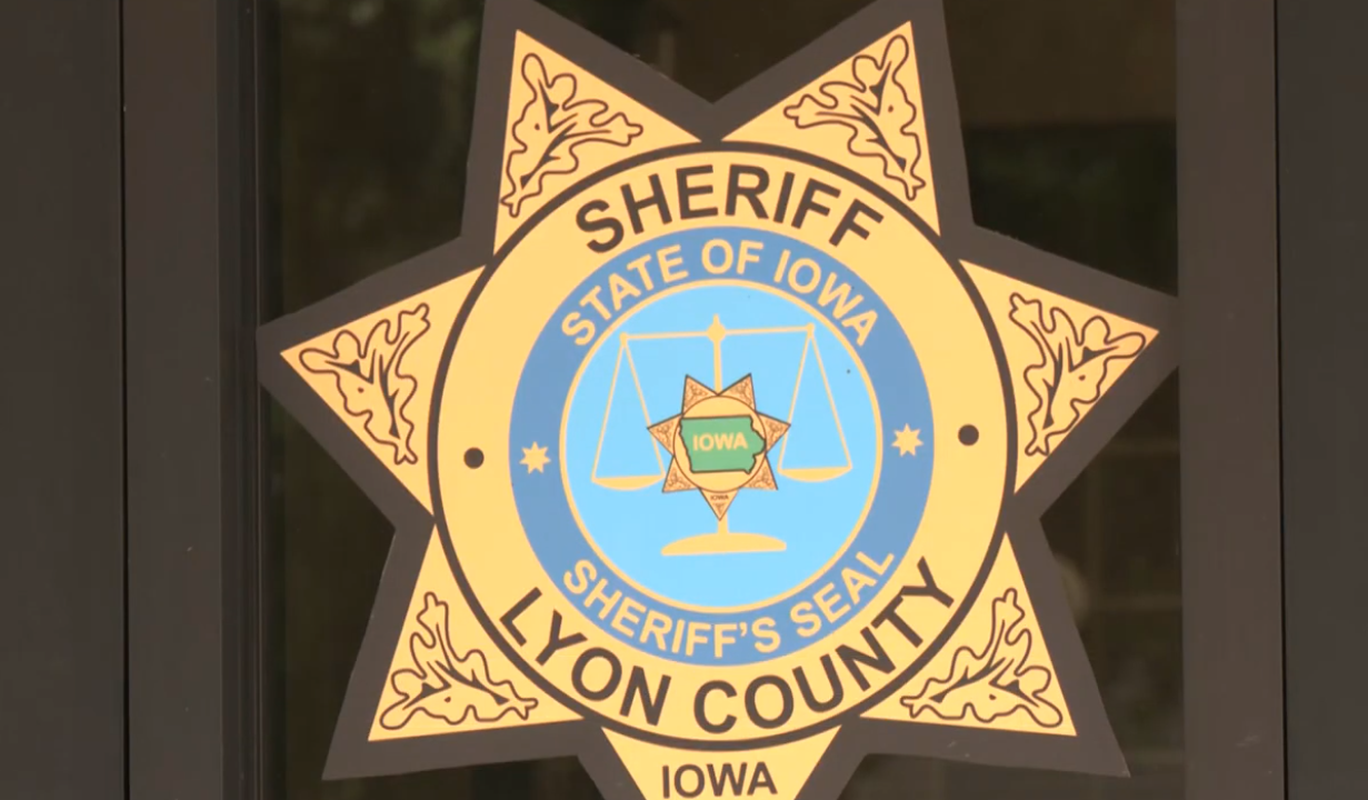 Mujeres de Siouxland acusadas de robar un auto, llamar a la policía y presentar declaraciones de culpabilidad