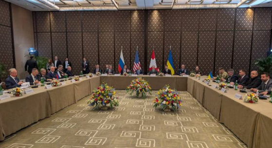 Comenzó en Ginebra un nuevo encuentro entre Ucrania, Estados Unidos y Rusia para negociar un acuerdo de paz