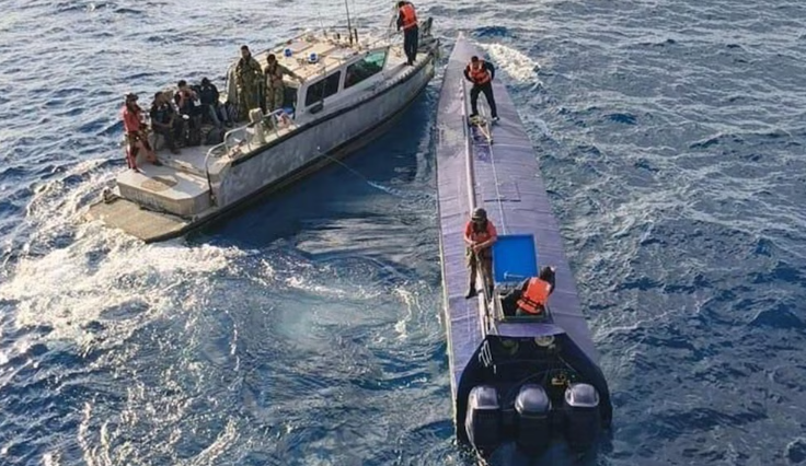 Marina intercepta semisumergible con cuatro toneladas de cocaína en Manzanillo, detienen a tres personas