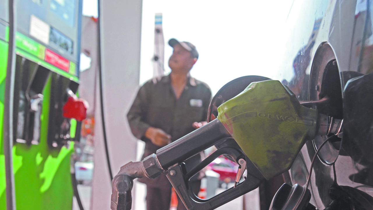 Gasolina y diésel en México y EU siguen al alza