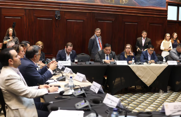 La designación de Roberto Molina Barreto como magistrado de la Corte de Constitucionalidad en Guatemala despierta presiones políticas