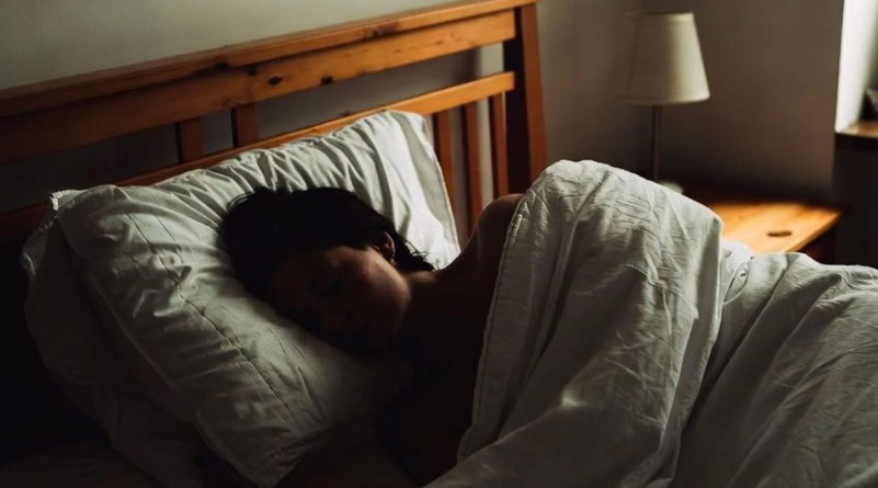 3 hábitos alimenticios que deberías incorporar a tu rutina para dormir mejor 3 hábitos alimenticios que deberías incorporar a tu rutina para dormir mejor