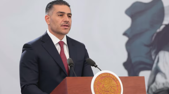 Harfuch asegura que Mónica Zambada Niebla no cuenta con orden de aprehensión ni en México ni en EEUU: la retuvieron con una menor
