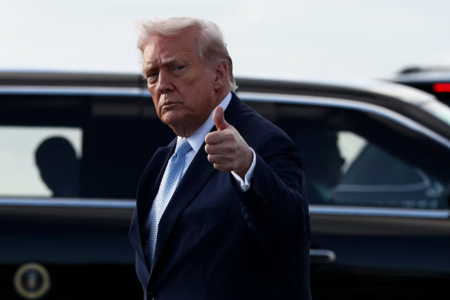 Trump advirtió que podría movilizar a los agentes de ICE para garantizar la seguridad en los aeropuertos de EEUU