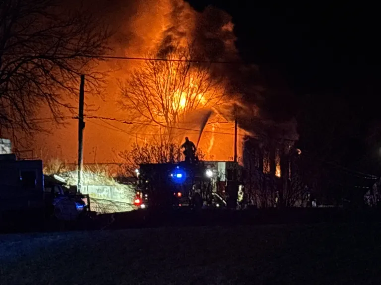 Una persona está desaparecida tras un incendio que afectó a dos viviendas en Sioux City