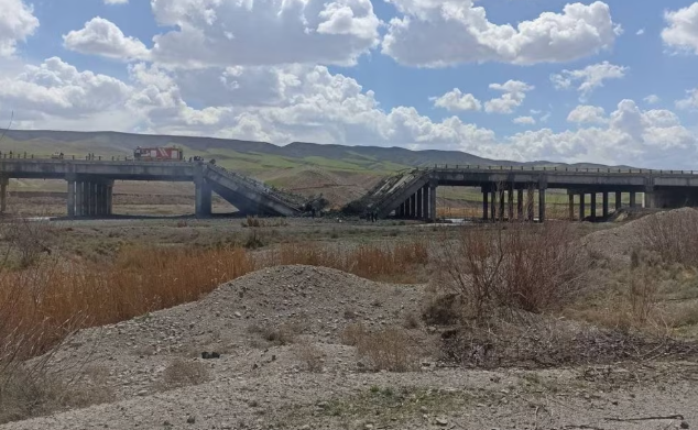 Ola de ataques contra la infraestructura estratégica en Irán: bombardearon puentes y ferrocarriles