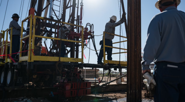 Tregua en Medio Oriente hunde precios del petróleo