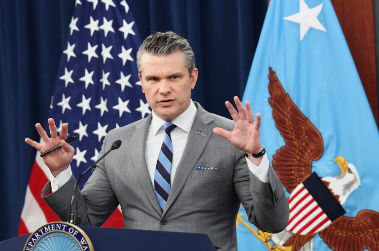 Pete Hegseth dijo que Europa debe colaborar más para liberar el estrecho de Ormuz: “No debería ser una lucha exclusiva de EEUU”