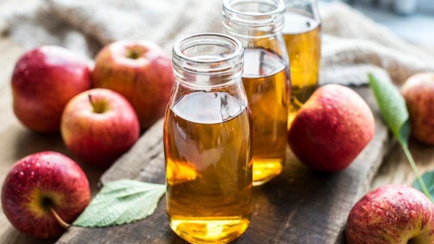 Qué le pasa a tu cuerpo si tomas agua con vinagre de manzana antes de las comidas: mitos y realidades
